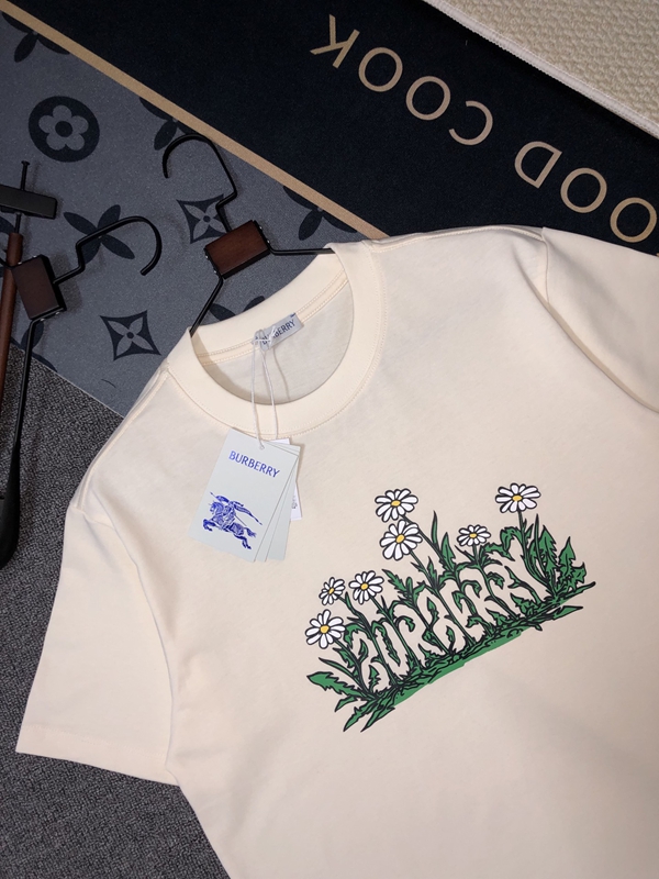 ブランドTシャツ側面デザイン